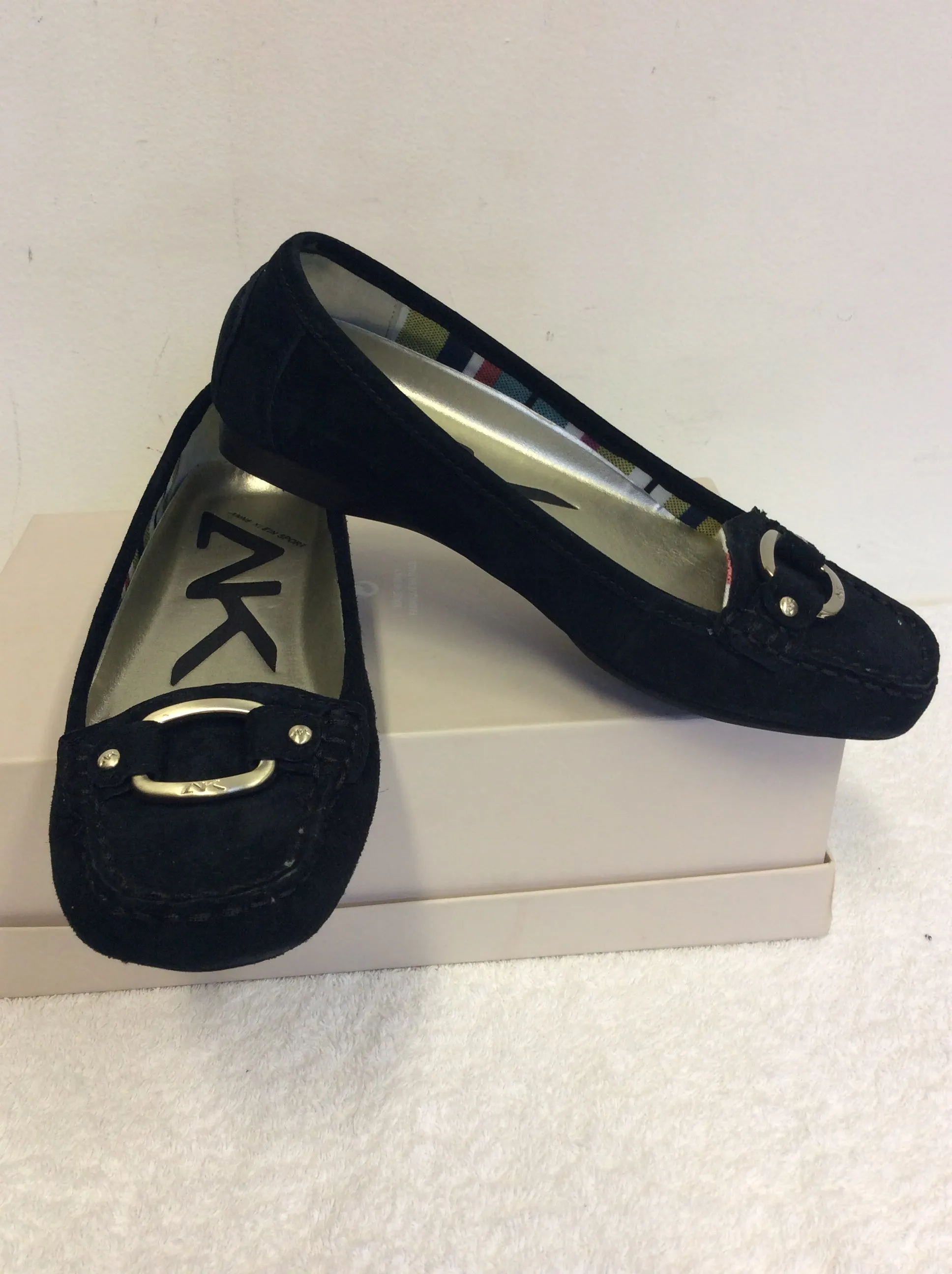 ANNE KLEIN BLACK SUEDE LOAFER FLATS SIZE US 5 / UK 2.5