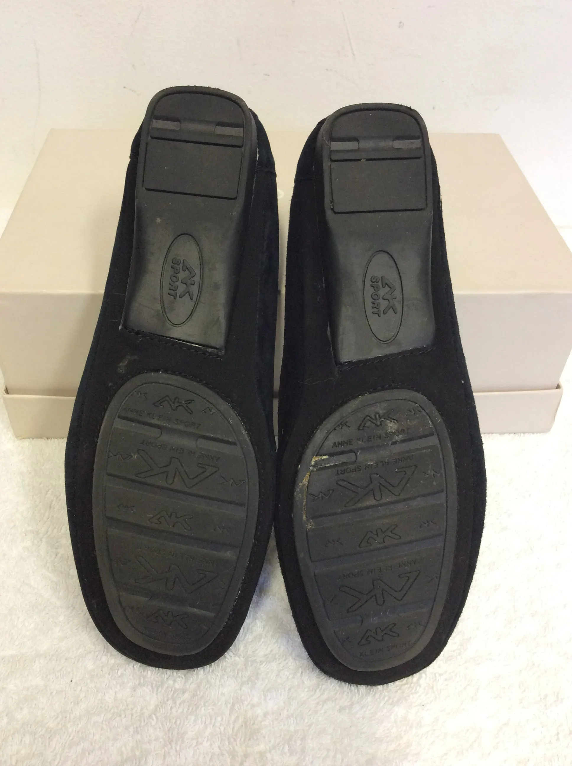 ANNE KLEIN BLACK SUEDE LOAFER FLATS SIZE US 5 / UK 2.5