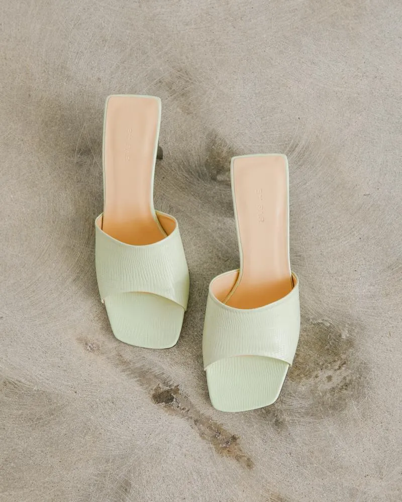 Lizard Embossed Leather Shoe in Sage Green