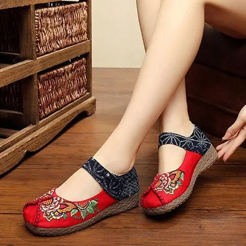 Peony Embroidered Old Peking Hook Loop Flat Shoes