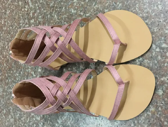 Women’s Criss Cross Flat Roman Sandals with Closed Heel