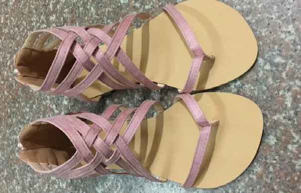 Women’s Criss Cross Flat Roman Sandals with Closed Heel